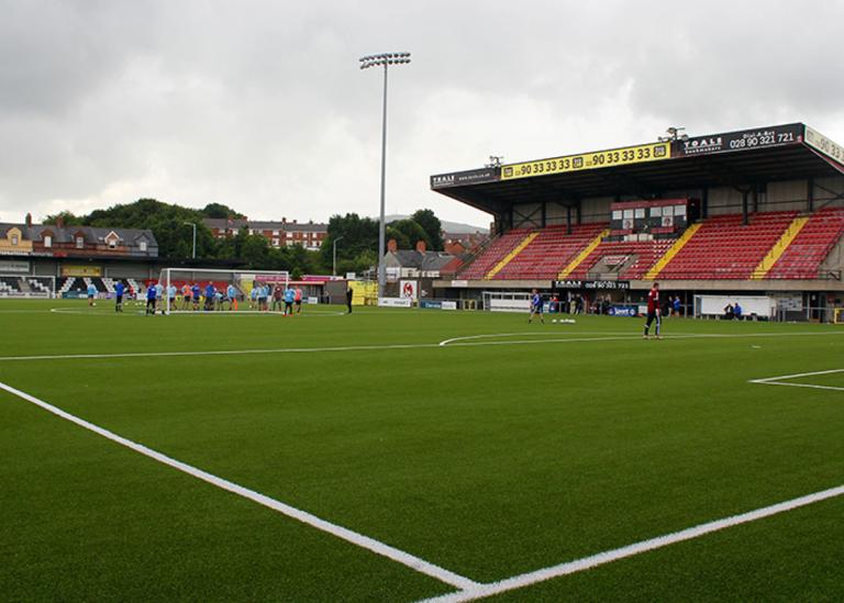 Domo VarioSlide S Pro - Reference UK Northern Ireland - Seaview Stadium - Crusaders FC - Domo Sports Grass