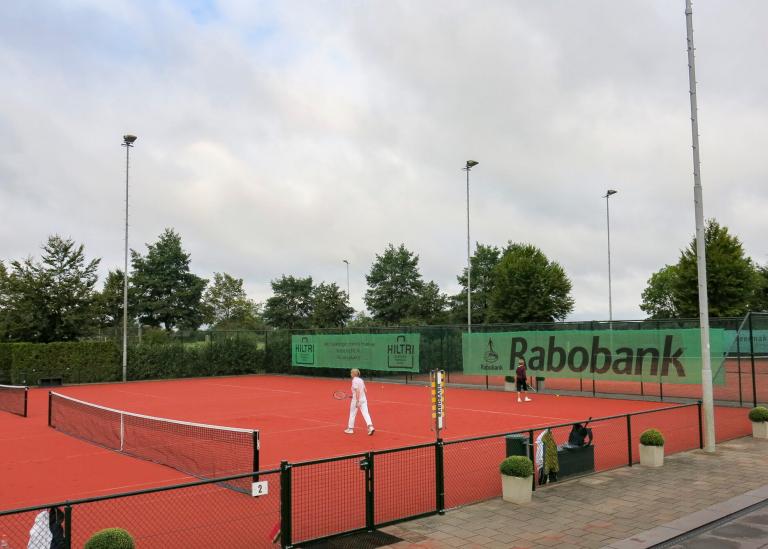Domo Smashcourt Red Sand - Reference NL HTC De Ypelaer Hilvarenbeek- Domo Sports Grass