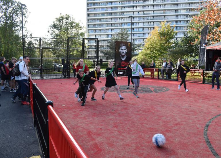 Red Court Sint-Niklaas with young players - Domo Sports Grass