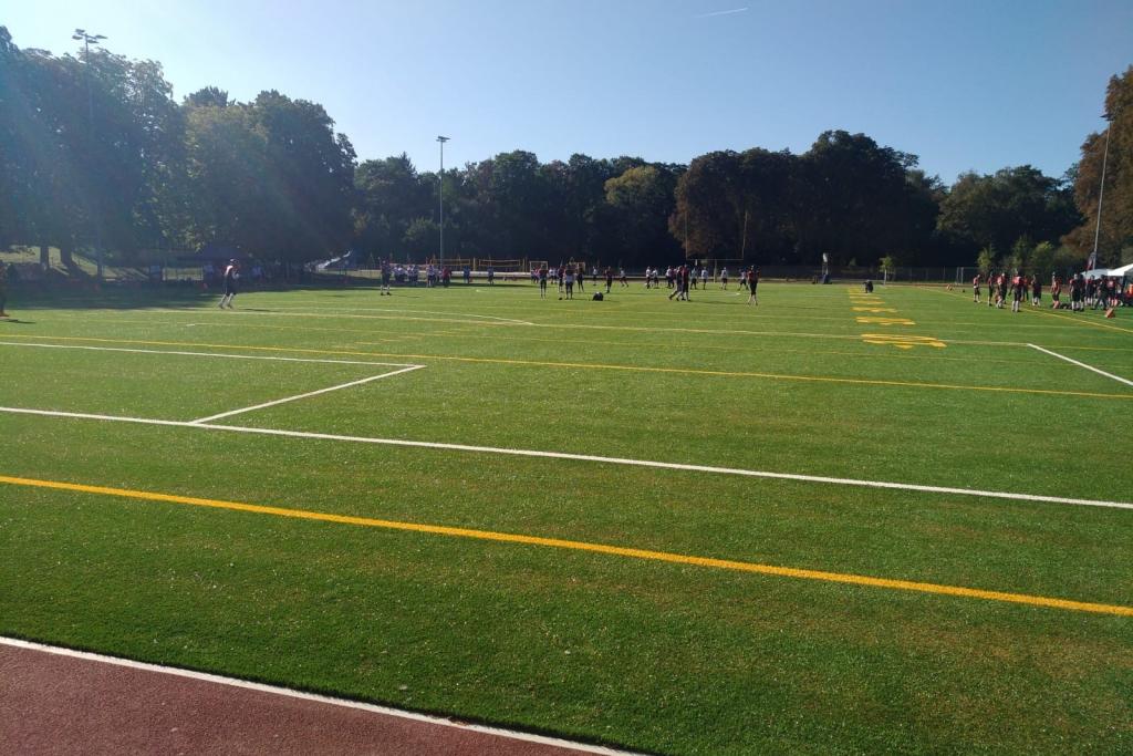 New sports field for the Cologne Falcons in the Ostkampfbahn sports facility